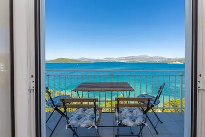 Image de Alenka 4- Beachfront apartment, direct beach access