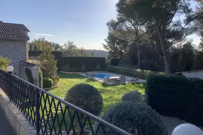 Image de Luxury Villa, surrounded with lush garden, and all amenities