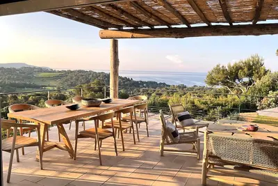 Image de Luxury villa 5 * Golfe St Tropez, in front of the sea