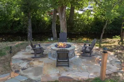 Image de Walk2DowntownPF/GasFirepit/Waterfront