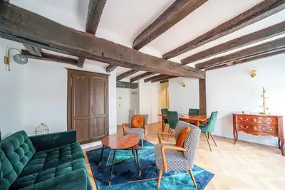 Image de Appartement 4p/2ch  place Plumereau avec parking gratuit proche universités