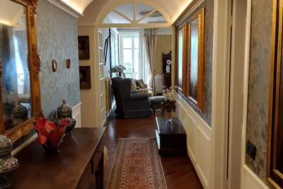 Image de Luxurious apartment with lake view