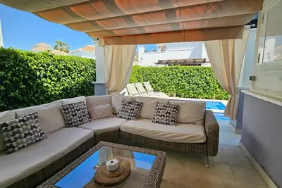 Image de Villa with private pool and jacuzzi - En10lt