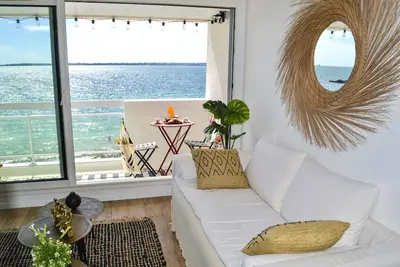 Image de -Le Phare- Front De Mer À Concarneau Avec Balcon