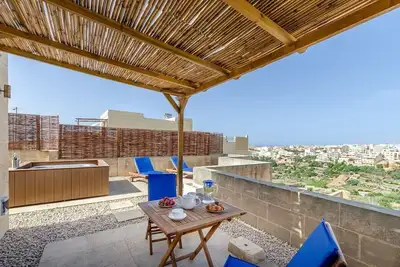 Image de Gozo Ph w/private Rooftop Hot Tub, Terrace + Views