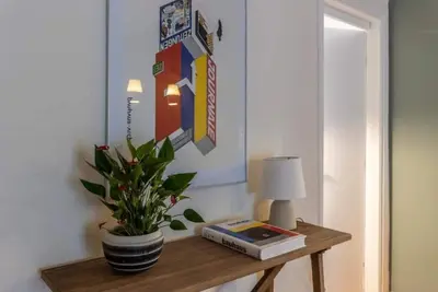 Image de Scandi-Chic Retreat: 2br Apt.