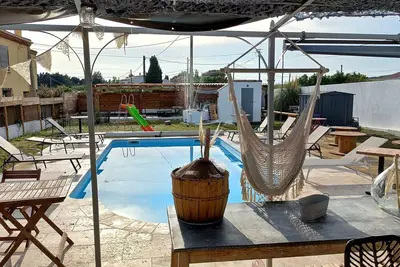 Image de Studio avec piscine privatisée 10 personnes