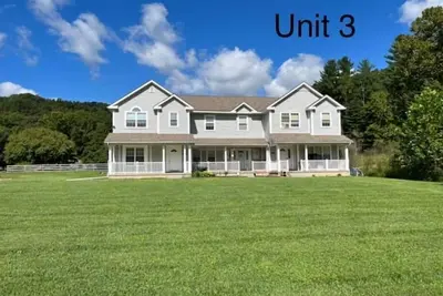 Image de Between Ou & Hocking Hills - #3 The Inn at Buchtel