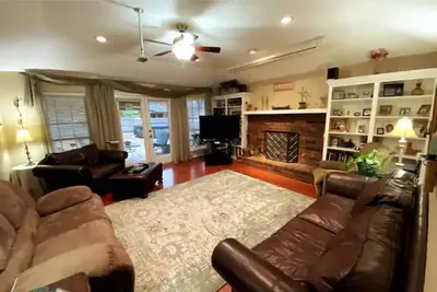 Image de Comfortable 4 bedroom home in South Tulsa