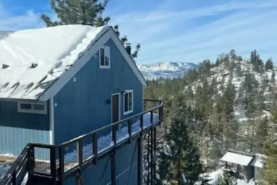 Lovely 2 Bedroom Condo w/Fireplace By Heavenly