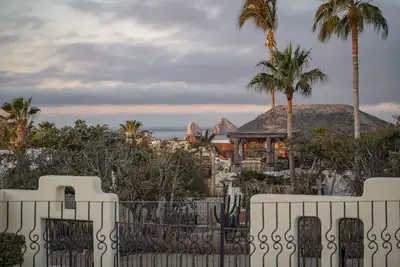 Image de Gorgeous 6 Bdr. Home in Cabo Bello, Walk to the beach, Heated Pool & Ocean Views