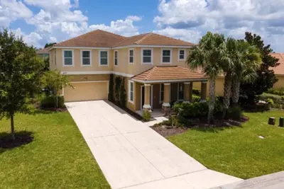 Image de Elegant Modern Home close to Disney with private pool/spa