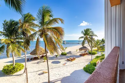 Image de Lighthouse Beach Villas 3br/2ba Beachfront Villa Serenidad