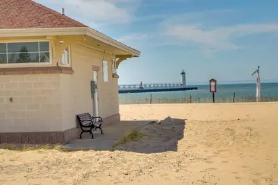 Image de Manistee Cottage Near Beach & Dtwn