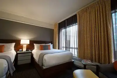 Image de Conveniently To Excellent Transportation! Near International Rose Test Garden!