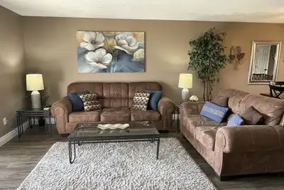 Image de Fabulous Foothills Walk In Retreat