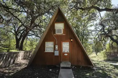 Image de Quaint cabin located near the Frio River