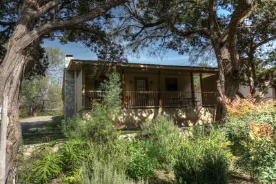 Image de River Front cabin with access to shared pool!