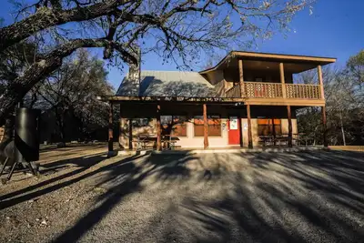 Image de River Front cabin with access to shared pool!