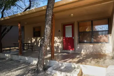 Image de Riverfront cabin with a pool!