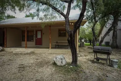 Image de Riverfront cabin with a pool!