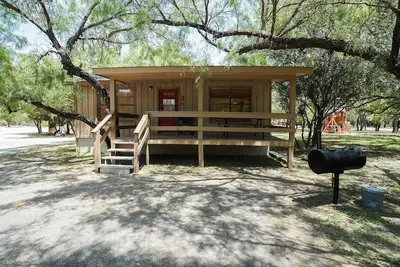 Image de Frio Country Resort - Within walking distance to the Frio River!