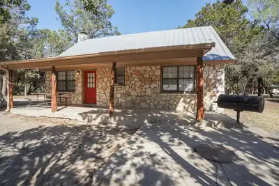 Image de Frio Country Resort - Within walking distance to the Frio River!