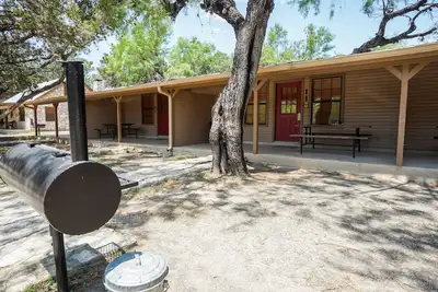 Image de Frio Country Resort - Within walking distance to the Frio River!