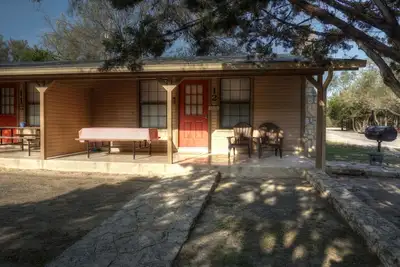 Image de Frio Country Resort - Within walking distance to the Frio River!
