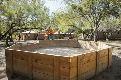 Image de Frio Country Resort - Within walking distance to the Frio River!