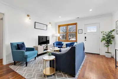 Image de Centrally Located Arlington Bungalow