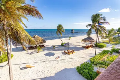 Image de Lighthouse Beach Villas 3br/2ba Beachfront Villa Playa