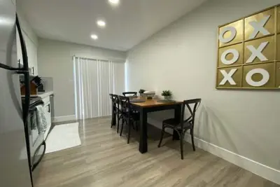 Arcadia Elegant~2Bd King Bed