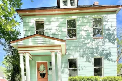 Image de Coastal family sized! Central to attractions! Long term ask for rate. Workspace