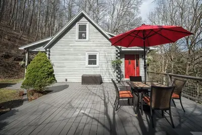 Image de Stargazer Cabin-Where the mountains meet the sky!