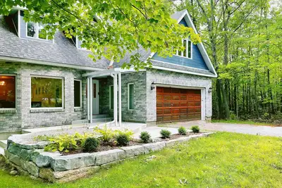 Image de Lakeview Cottage with Private Swimming Pool