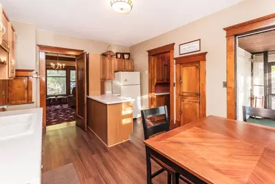 Image de One bedroom apt, walk to Mayo and St, Mary's.