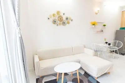 Image de Lovely 3 bedrooms with 2 balconies, center of city, 5min to the beach