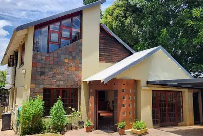 Image de A Grown-ups' tranquil retreat in Parktown North/Rosebank