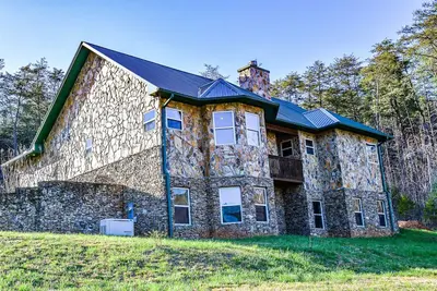 Image de Ocoee Stone Lodge- Wifi, Fireplace, Free Activities, Covered Outdoor Living Area