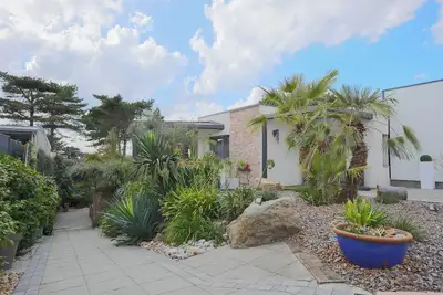 Image de Maison de vacances 'Logement À Trebeurden 800m Plage' avec terrasse privée, Wi-Fi et climatisation