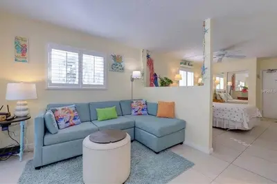 Image de 2 Bedroom Waterfront Pool Side! double studio