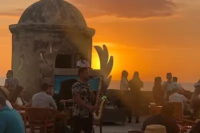 Image de Spectacular! 50 meters from the beach!