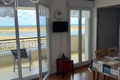 Image de Appartement avec Piscine et Parking, 2 Pièces à Port-Guillaume