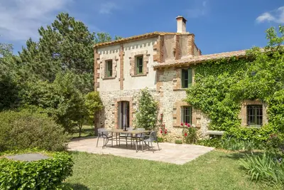 Image de Mas Ronquet - avec piscine privée, idéal pour des vacances à pied ou à vélo!