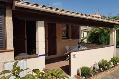 Image de Charmant pavillon 2 pièces + mezzanine, 5 couchages, proche plage, terrasse, parking, animaux admis