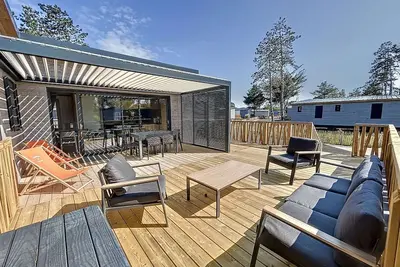 Image de Chalet de standing 6 pers - Piscine chauffée - Proche plage - Wifi - Parking - Terrasse privée