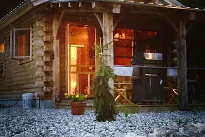 Image de Quintessential Trappers Cabin