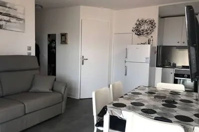 Image de Appartement moderne, climatisé, quartier calme, proche commodités, avec parking privatif