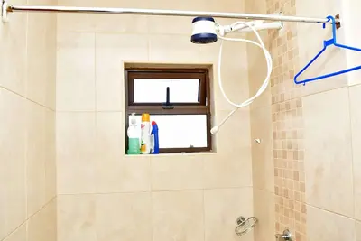 Image de Homely 2 -Br furnished Apartment with pool & gymn, in Strathmore/Madaraka Estate